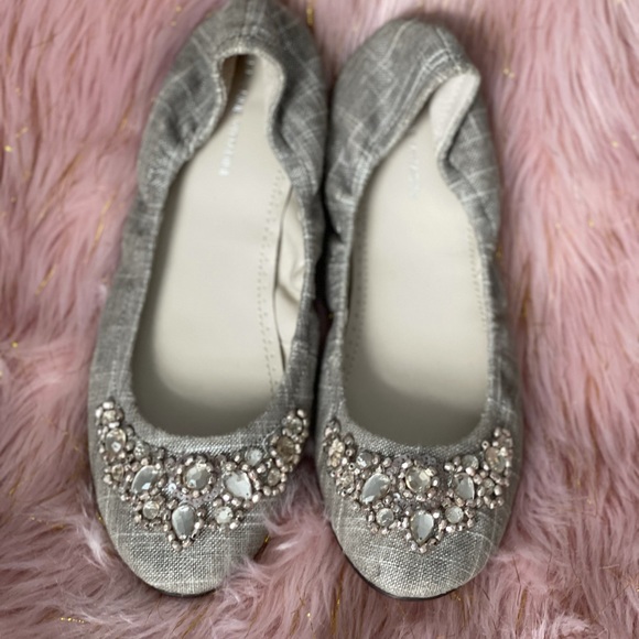 Flats - Picture 1 of 2